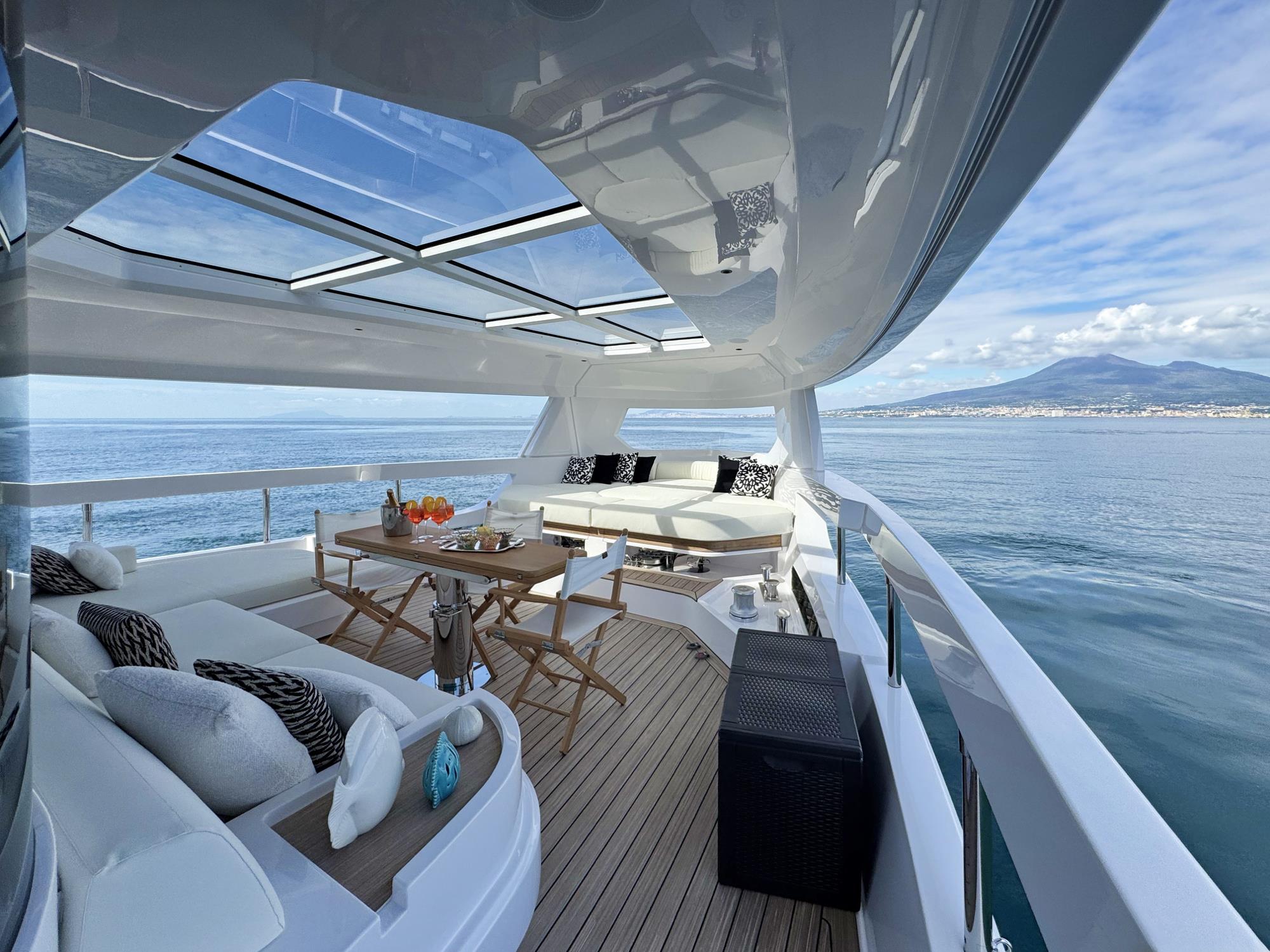 2024 FERRETTI YACHTS INFYNITO 90 